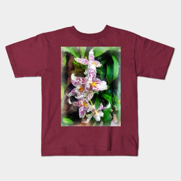 Elegant Beallara Orchid Kids T-Shirt by SusanSavad